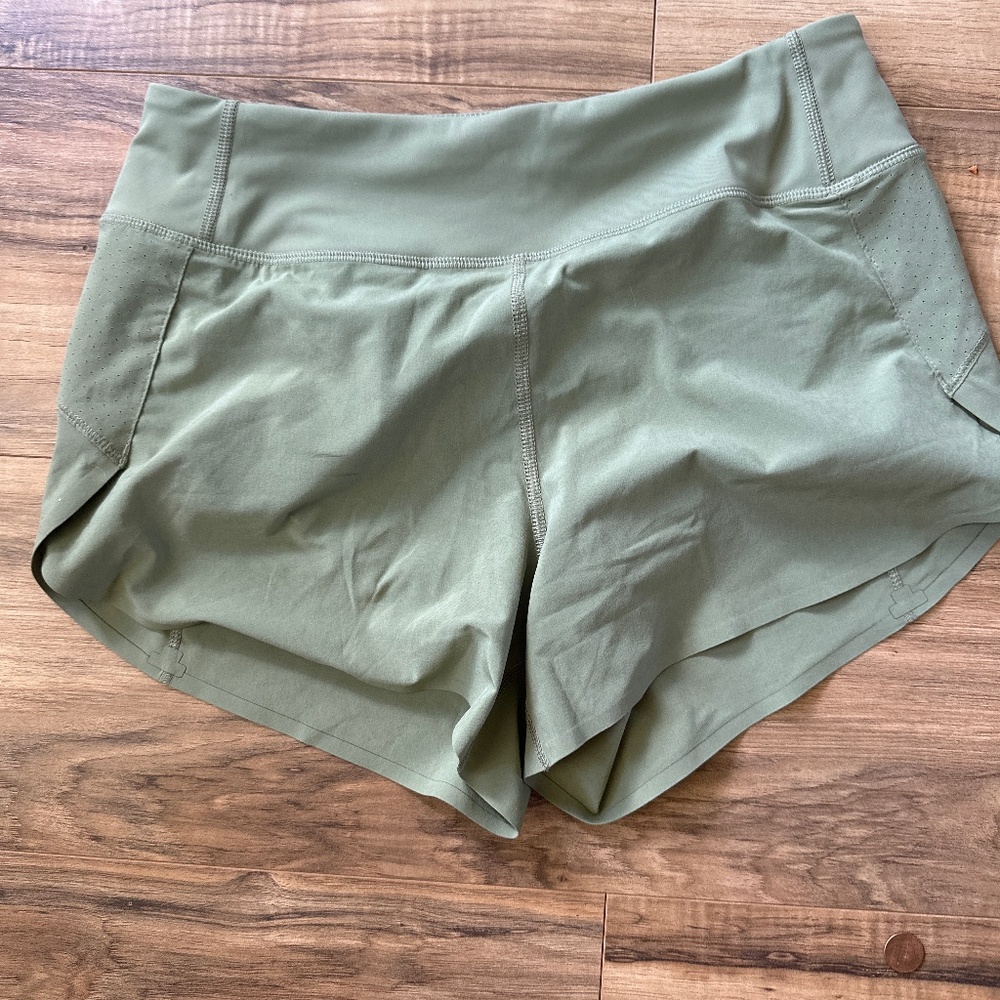 Athleta 3.5” Run With It Shorts